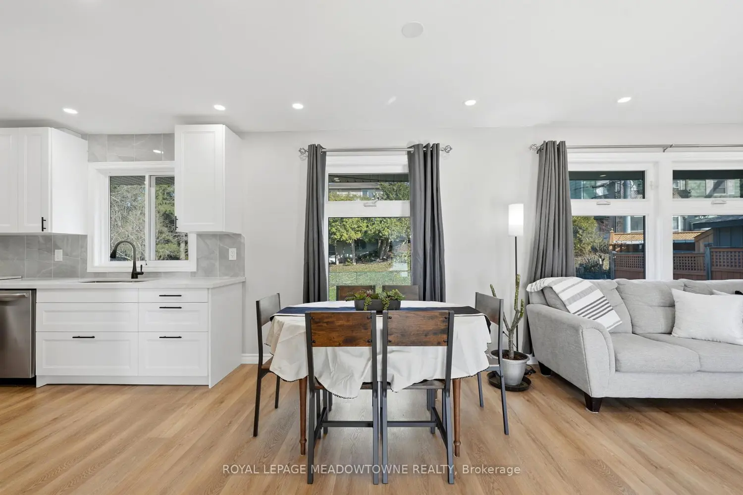 73 Elizabeth Drive photo 5