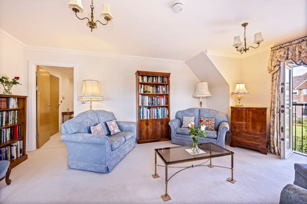 Additional image 5 of 2 bed flat for saleDurrants Drive, Faygate RH12