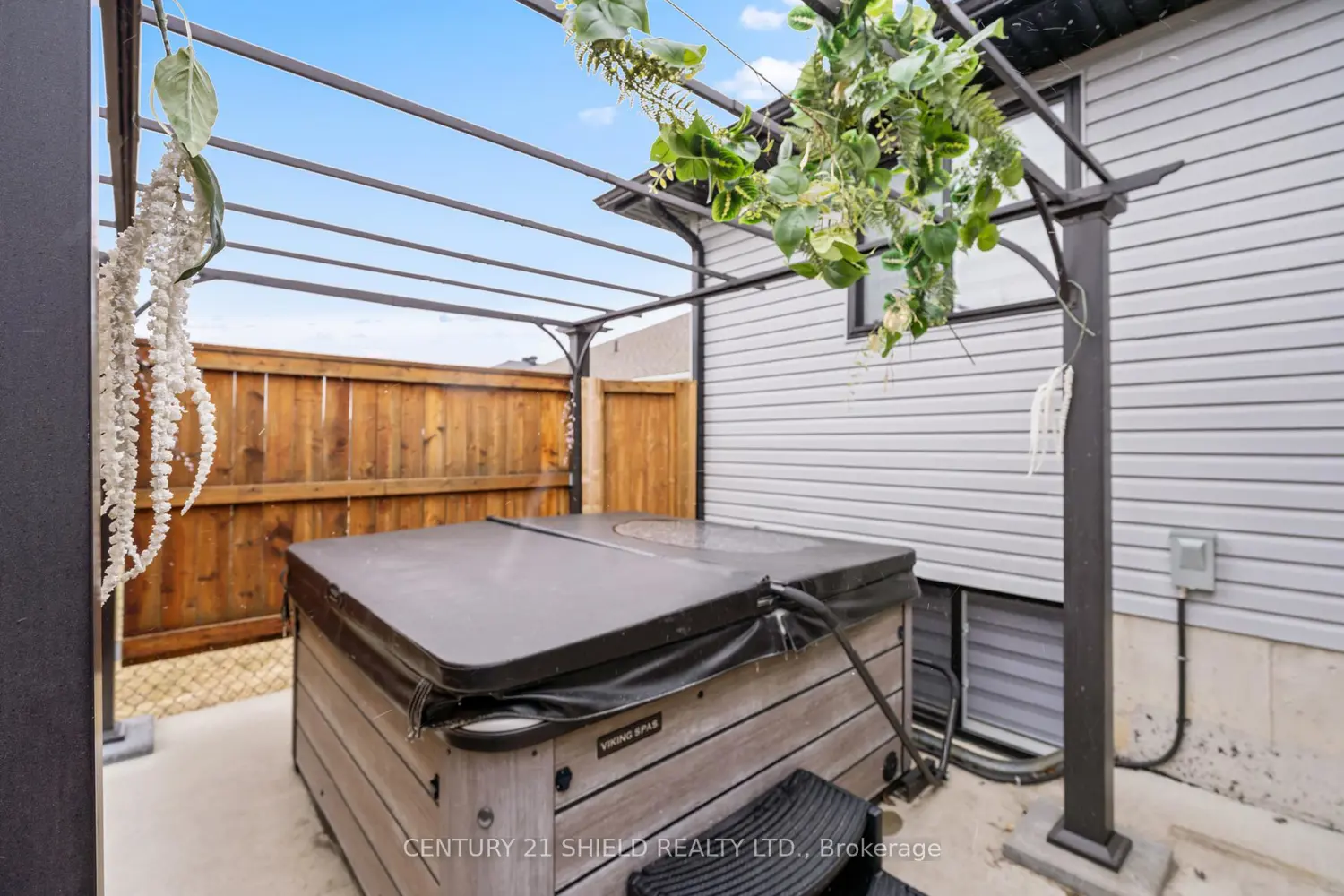 274 East Ridge Drive photo 4