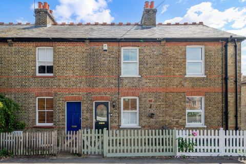 Portland Place, Epsom KT17
