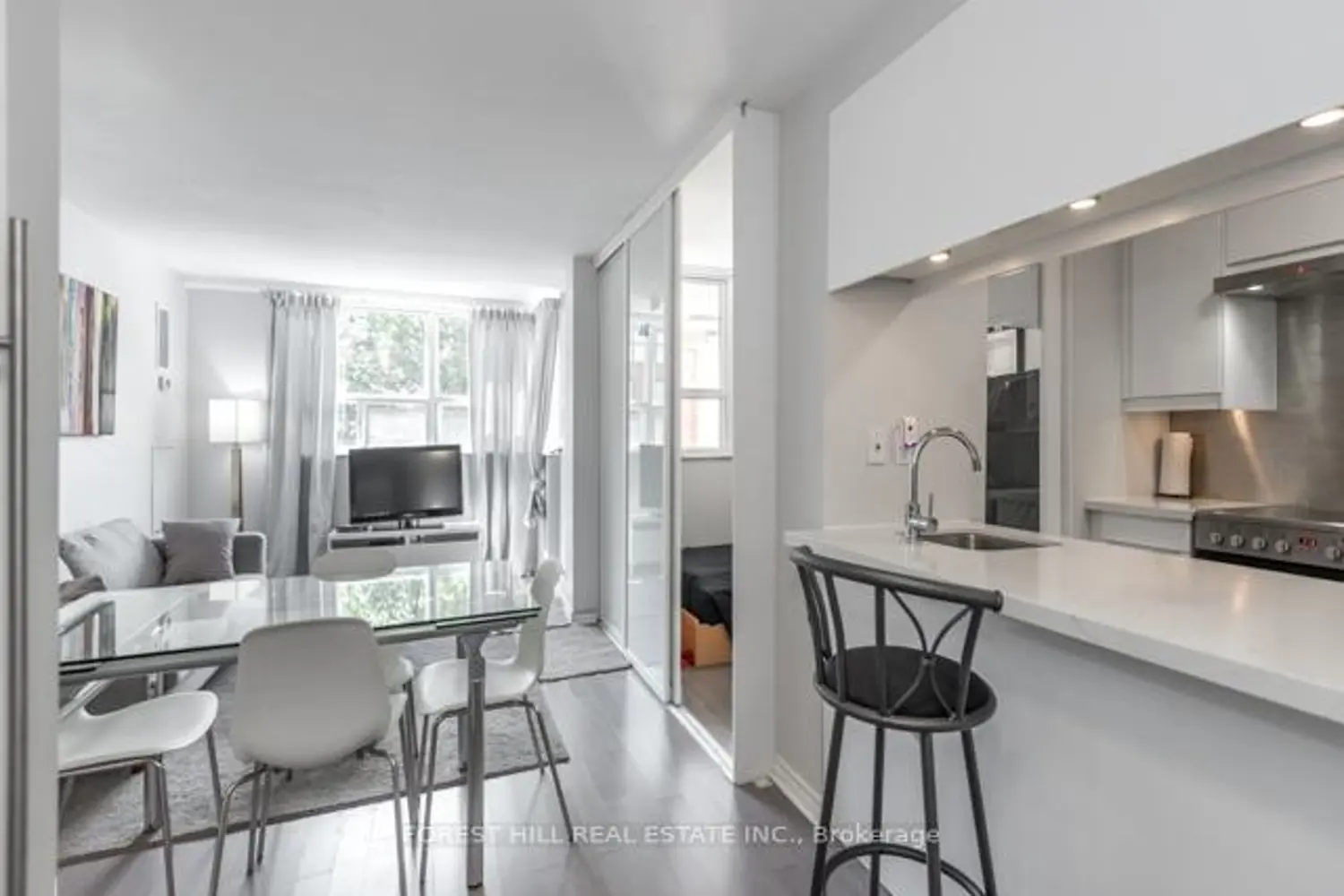 Additional image 3 of 105 Mccaul Street 202
