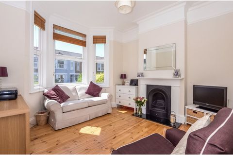Glebe Road, Finchley, North London N3