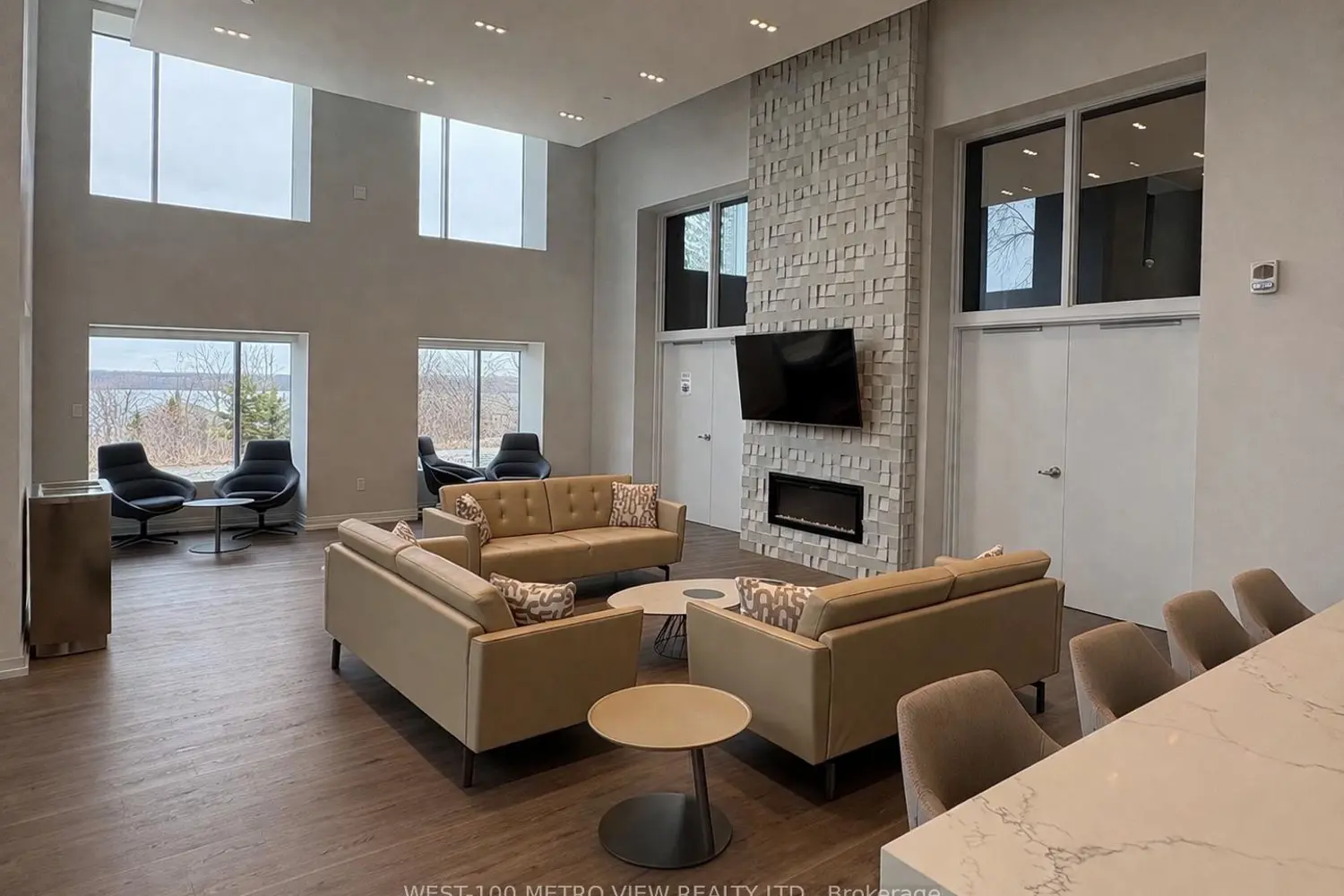 Additional image 11 of 56 Lakeside Terrace 704