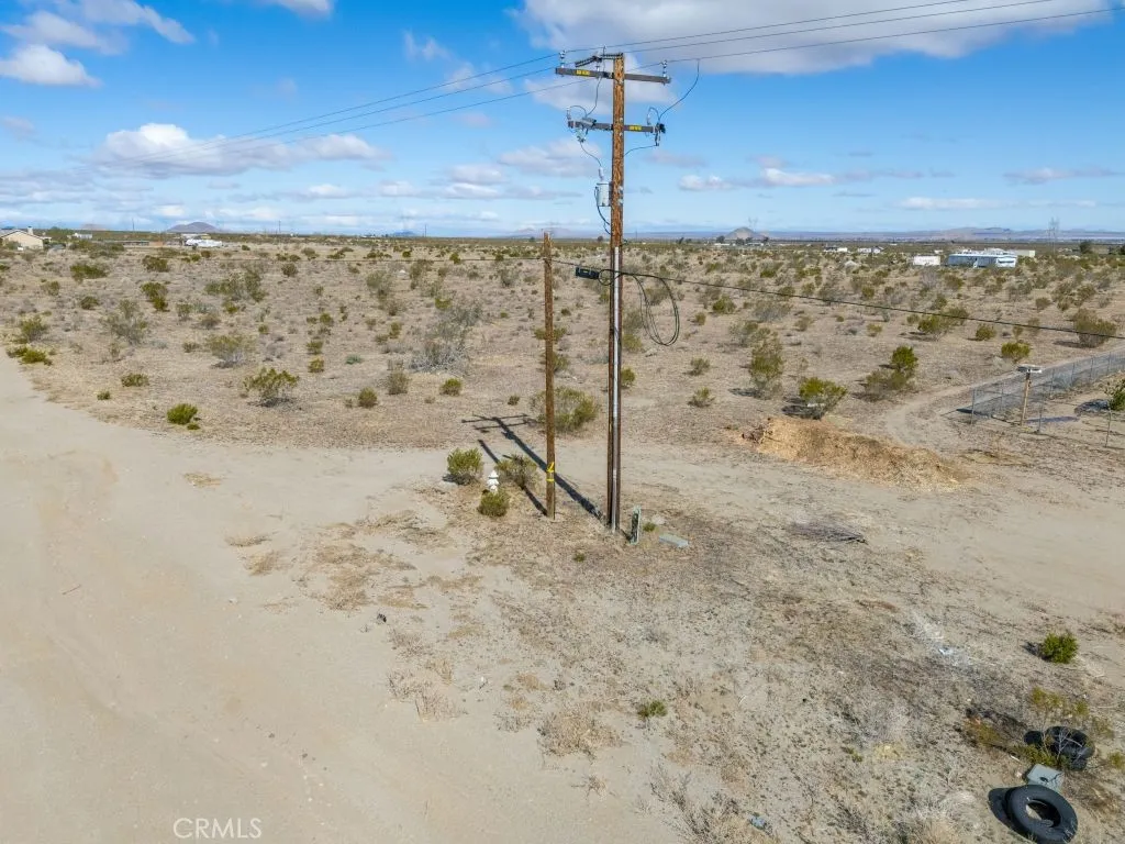 South, Phelan, CA 92371