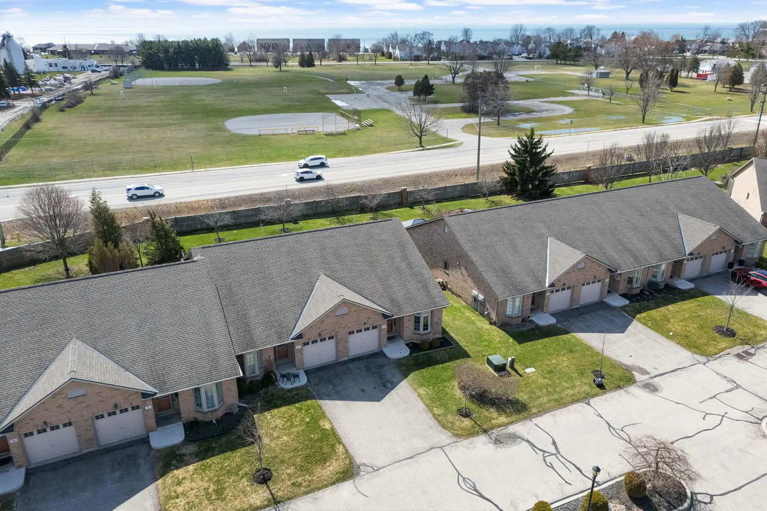 19 Somerset Drive 21 photo 2
