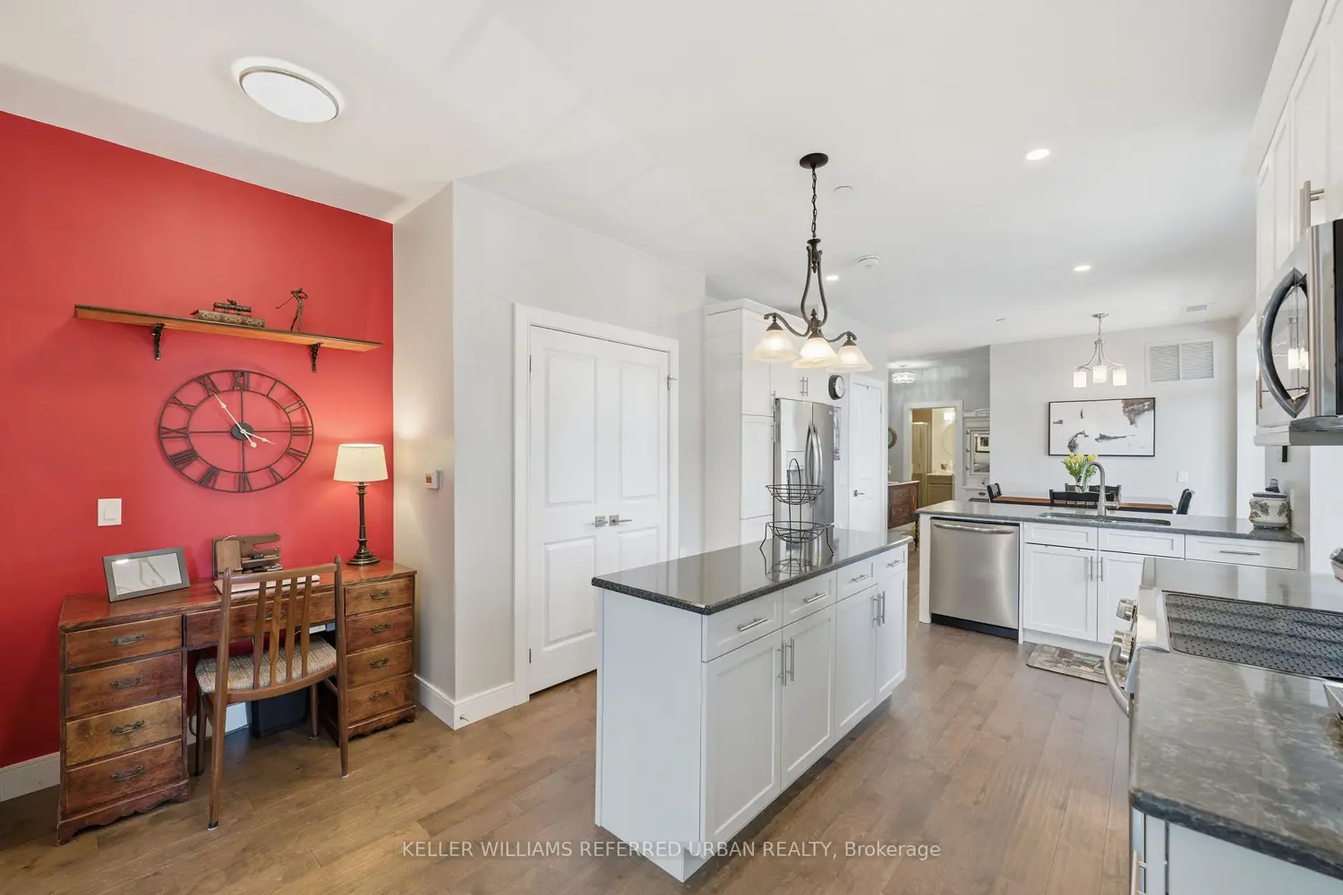 135 Orr Street 105 photo 4