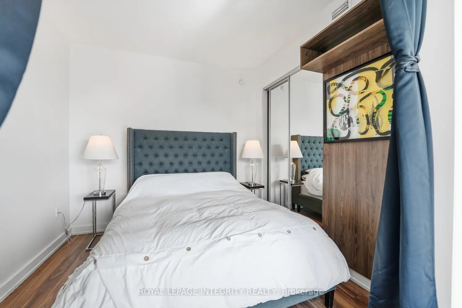 111 Champagne Avenue 1103 photo 3
