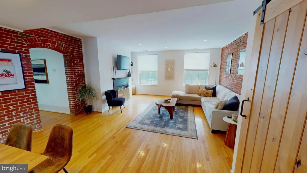 Additional image 2 of 102 Church Street Unit 304, Philadelphia, PA 19106