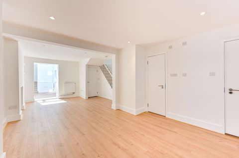 Eel Brook Close, Fulham Broadway, London SW6