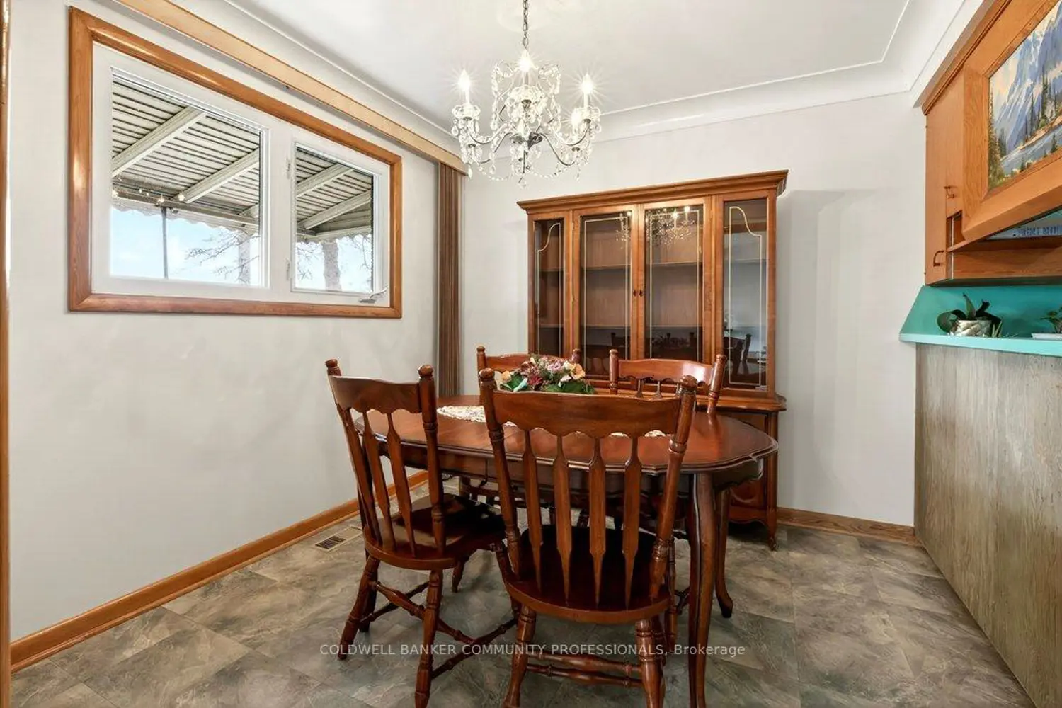 92 Reid Avenue photo 5
