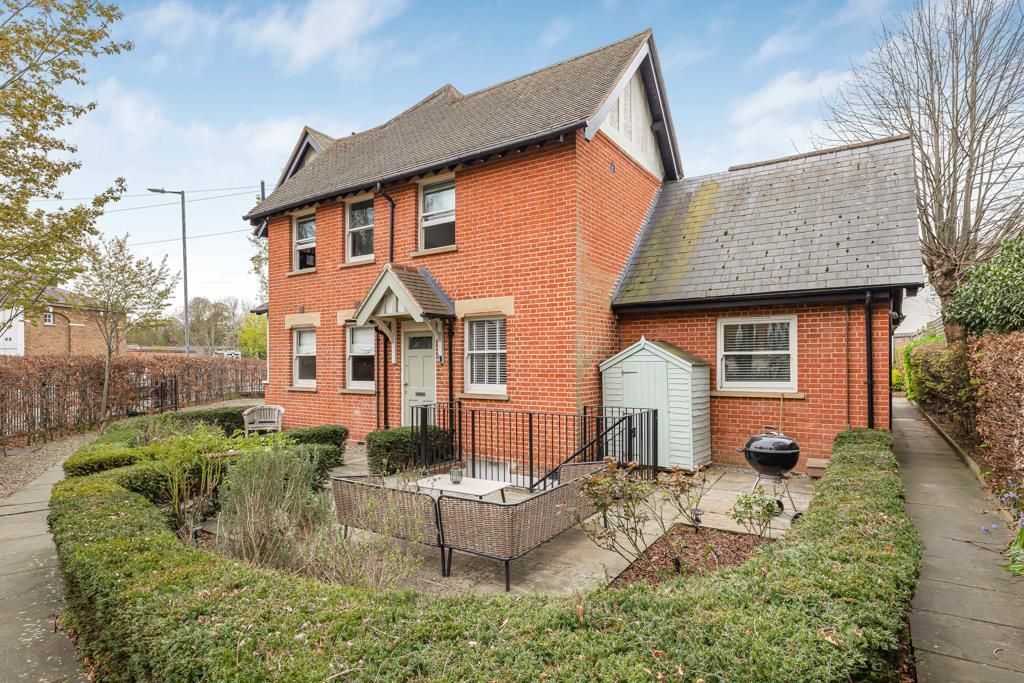 2 bed flat for sale43 North Road, Hertford SG14