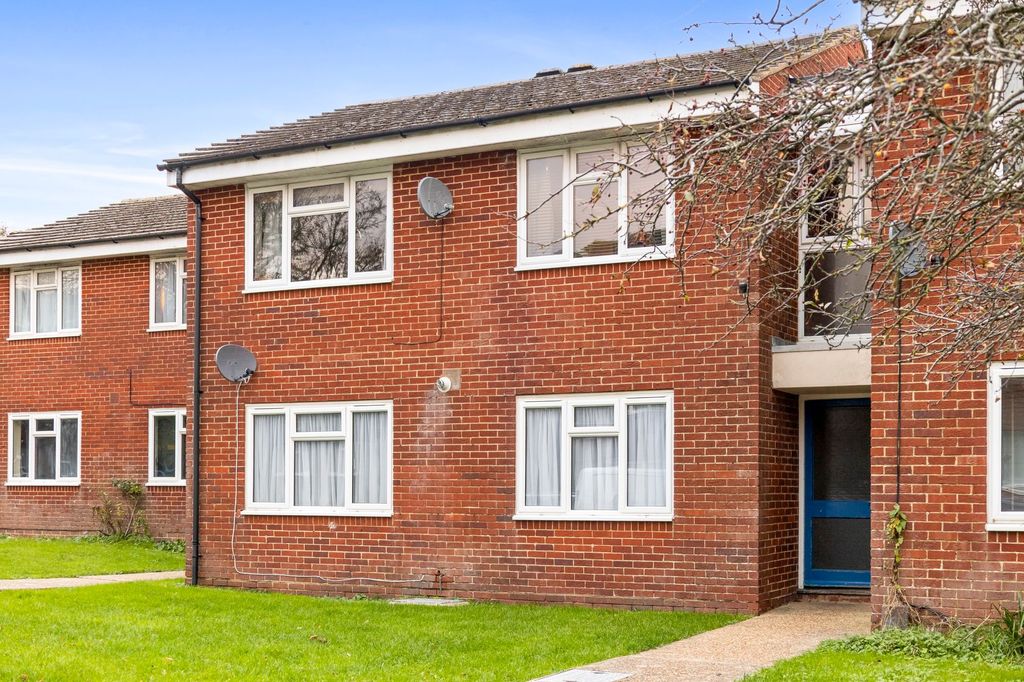 1 bed flat for saleToomey Road, Steyning BN44