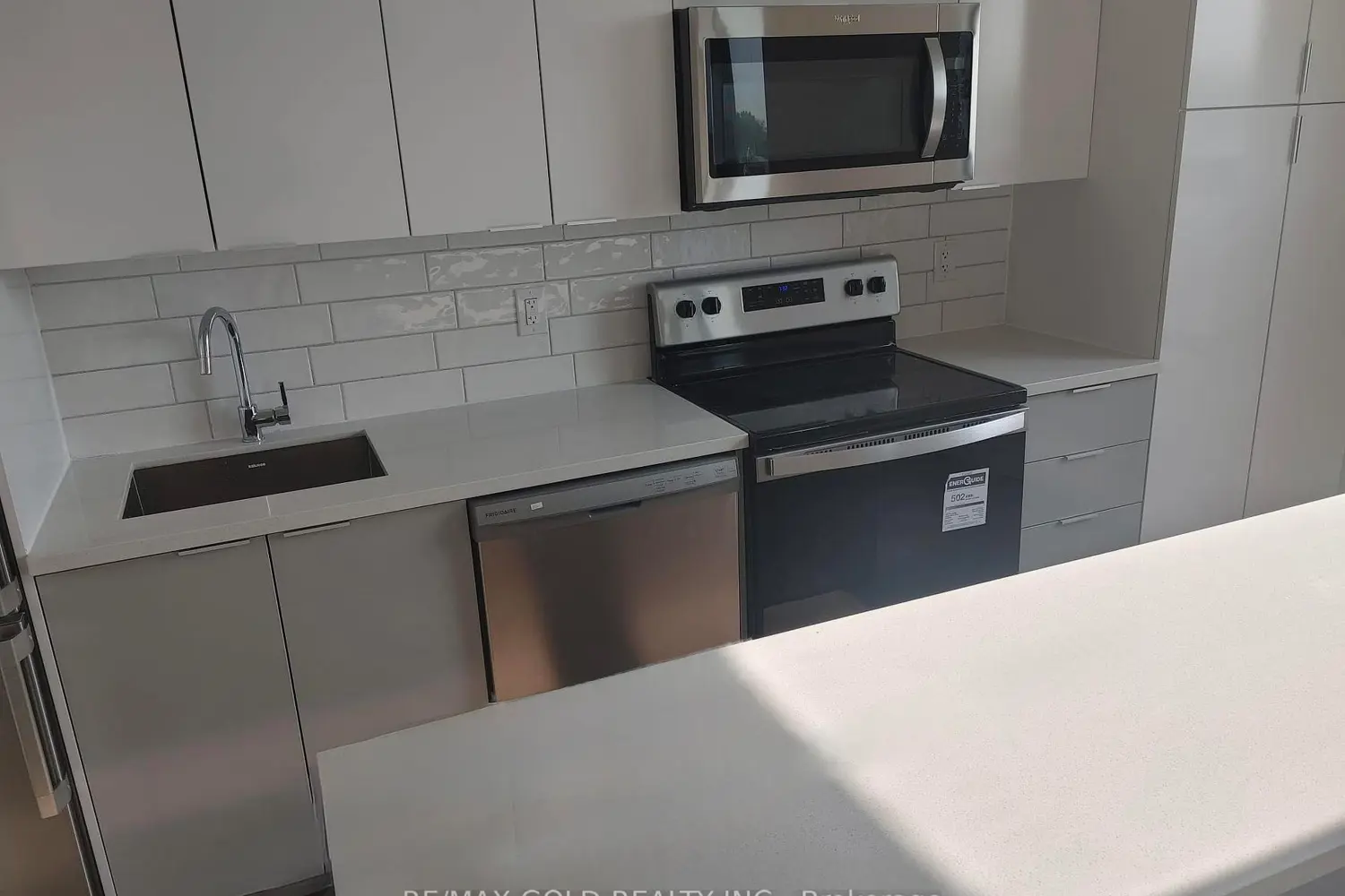 7 Erie Avenue 506 photo 3