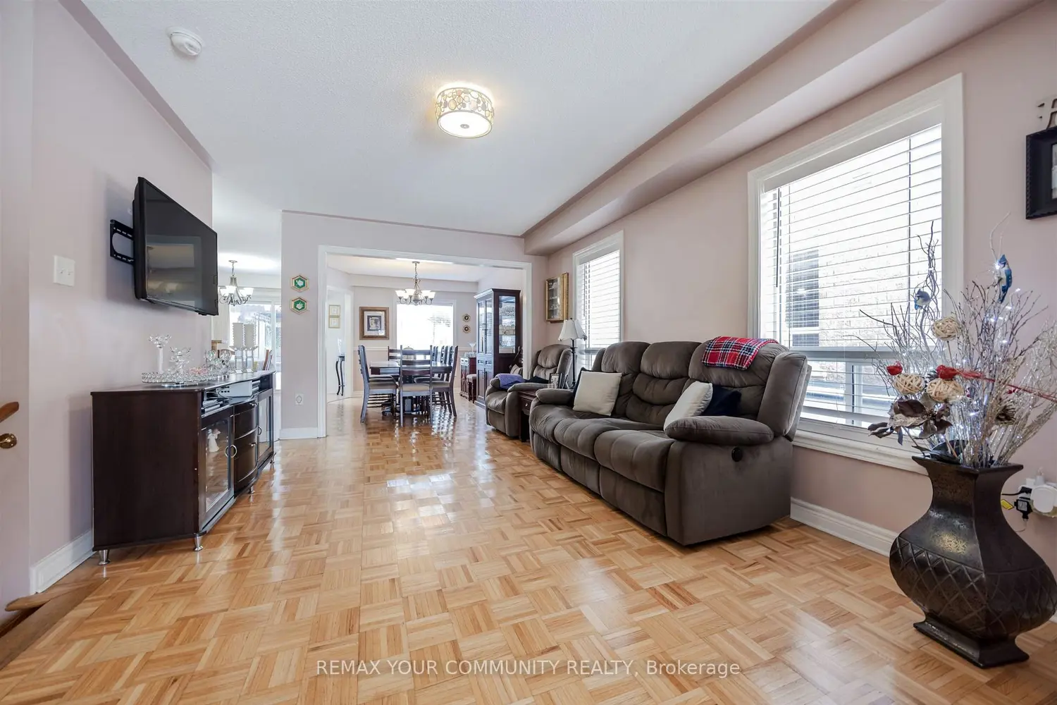 50 Lodgeway Drive photo 2