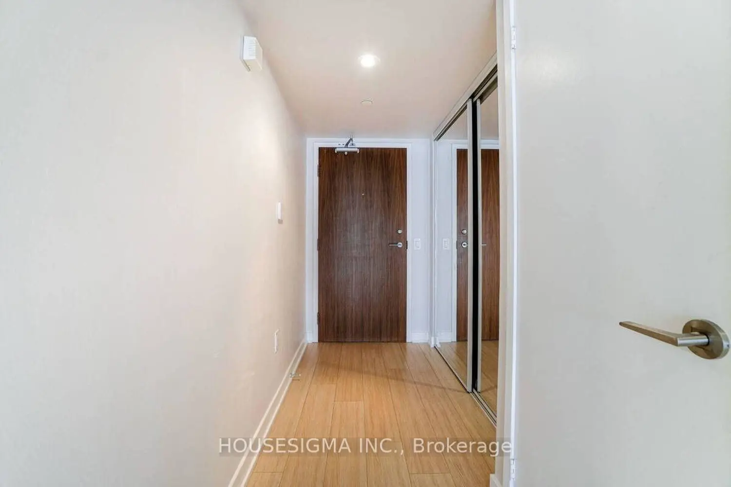 85 Queens Wharf Road 2503 photo 2