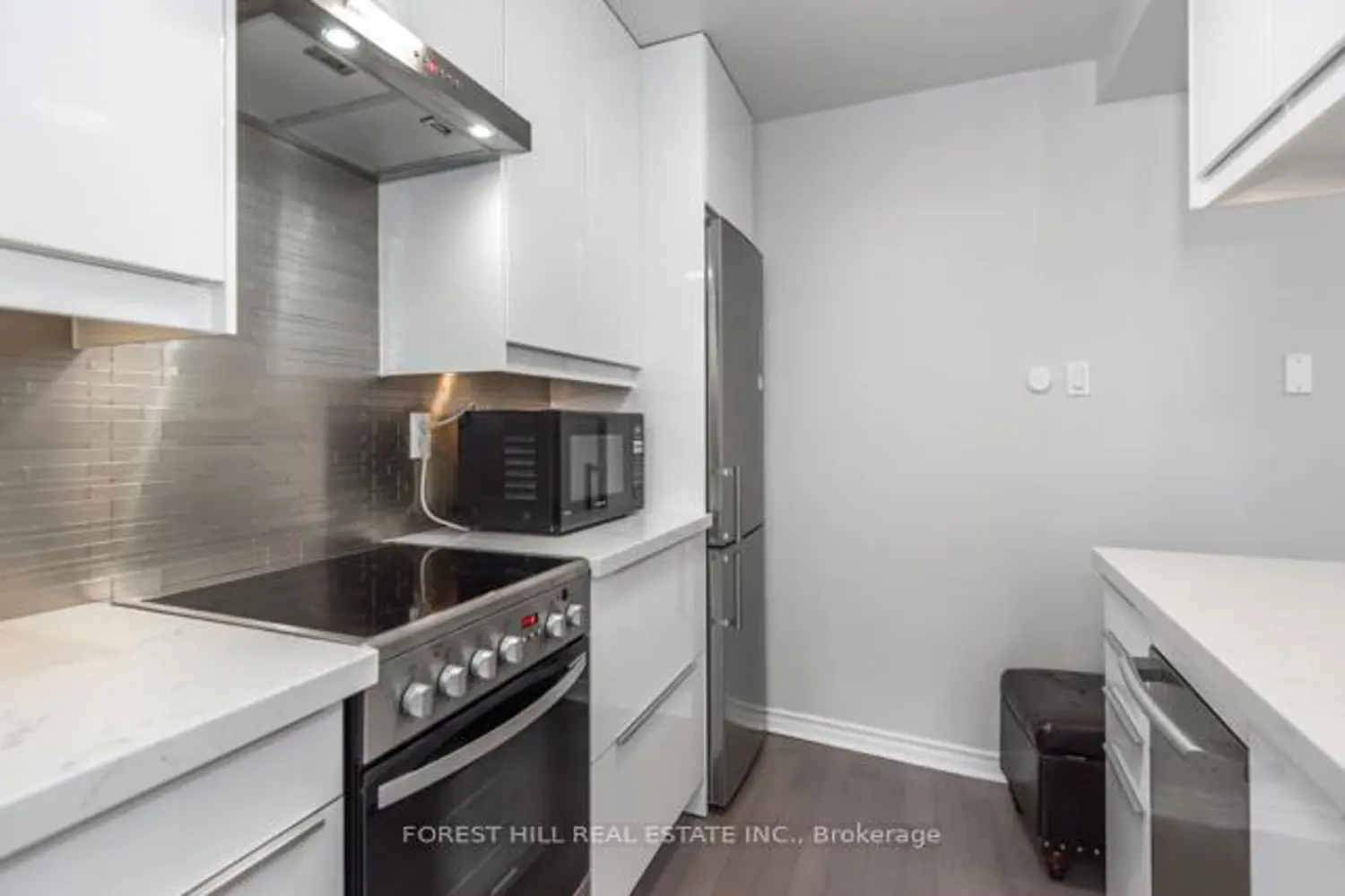 Additional image 5 of 105 Mccaul Street 202
