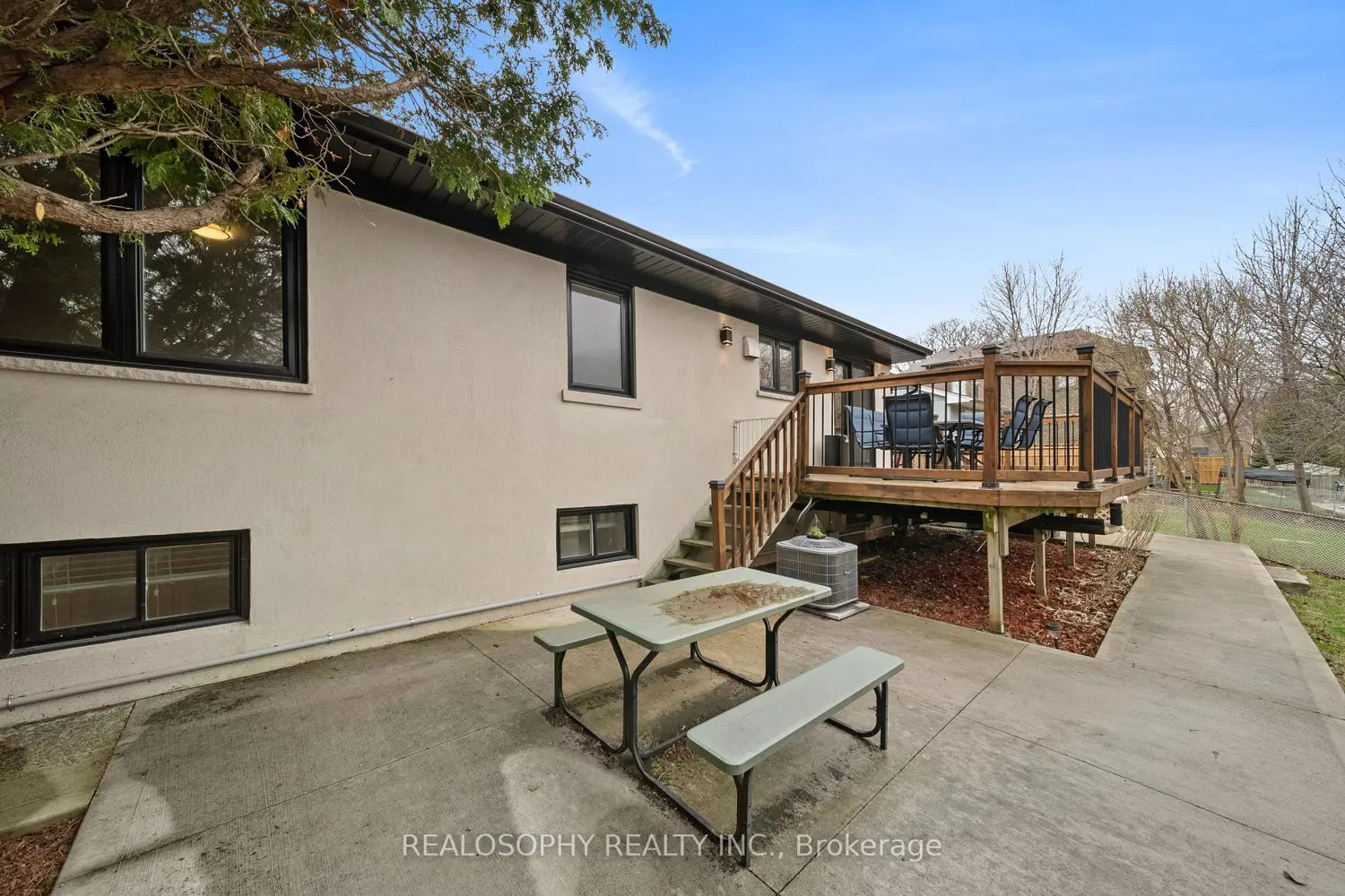 17 Pioneer Drive photo 5