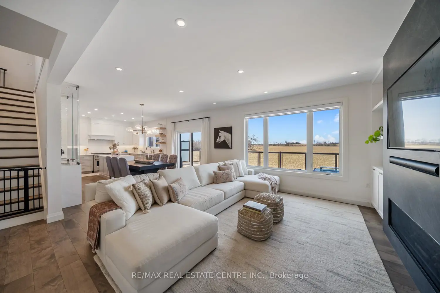 70 Rea Drive photo 4