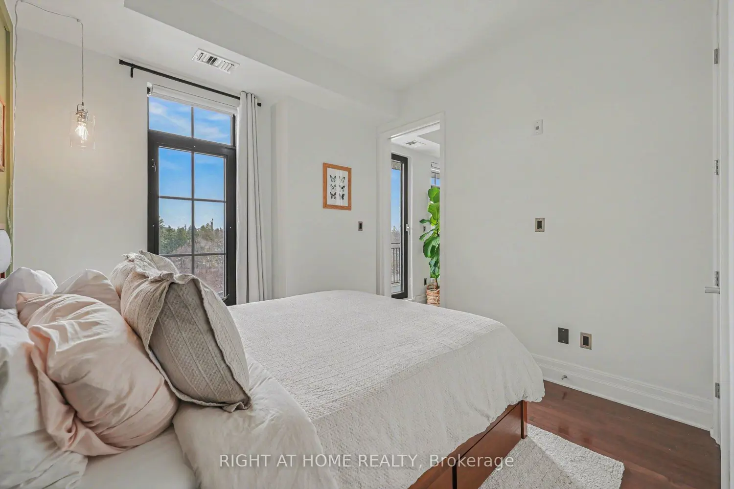 Additional image 11 of 330 Loretta Avenue 810