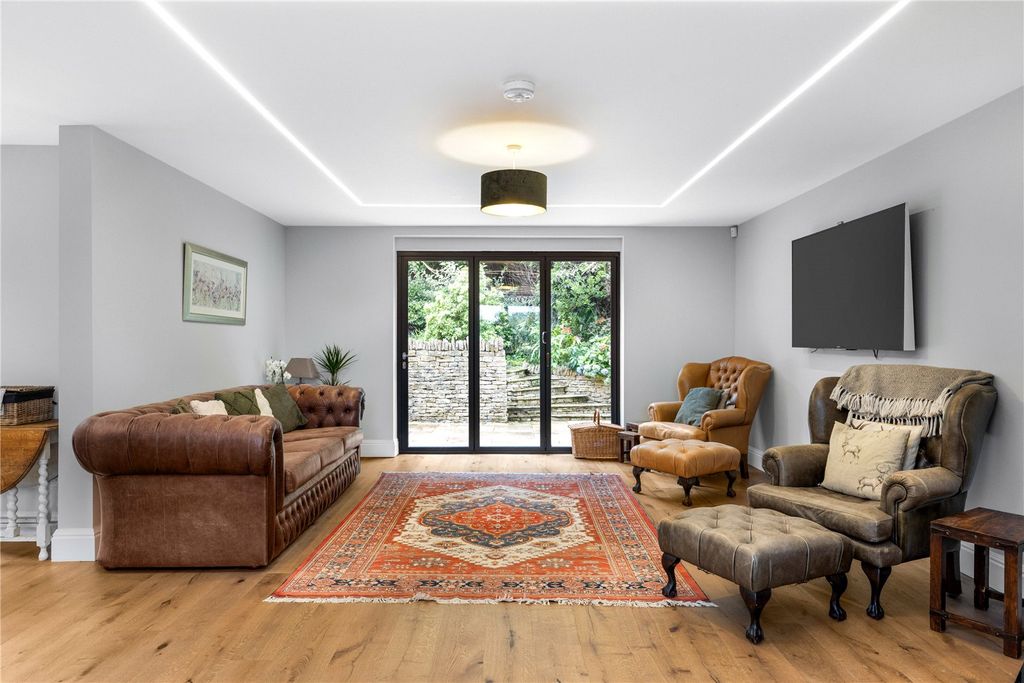 Additional image 9 of 5 bed detached house for saleSquare Drive, Haslemere, Surrey GU27