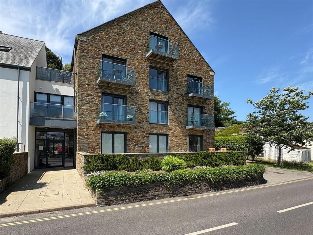 2 bed flat for saleMethleigh Bottoms, Wellmore, Porthleven, Helston TR13