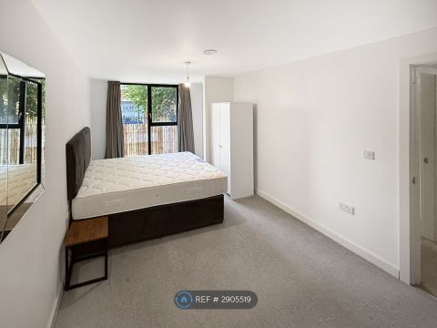 Lydia Ann St, Liverpool L1