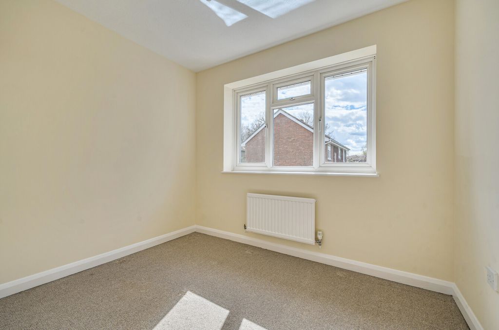 Additional image 12 of 4 bed detached house for saleOaktree Drive, Hook, Hampshire RG27