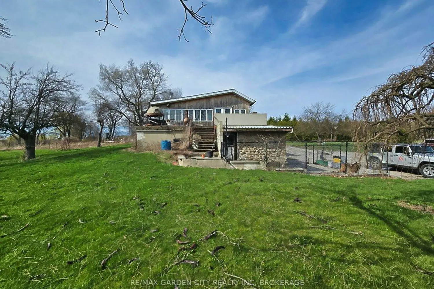 1030 Metler Road photo 4