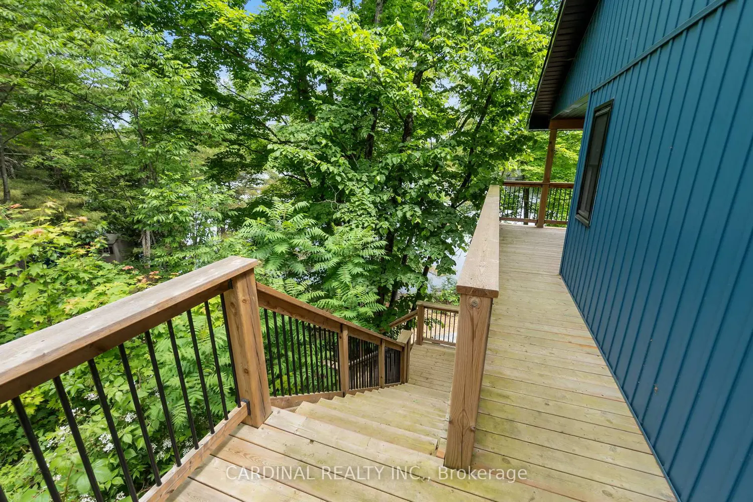 1028 Finch Lane photo 4
