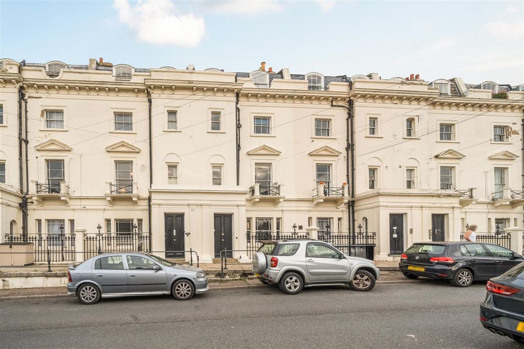6 bed terraced house for saleOrwell Road, Harwich CO12