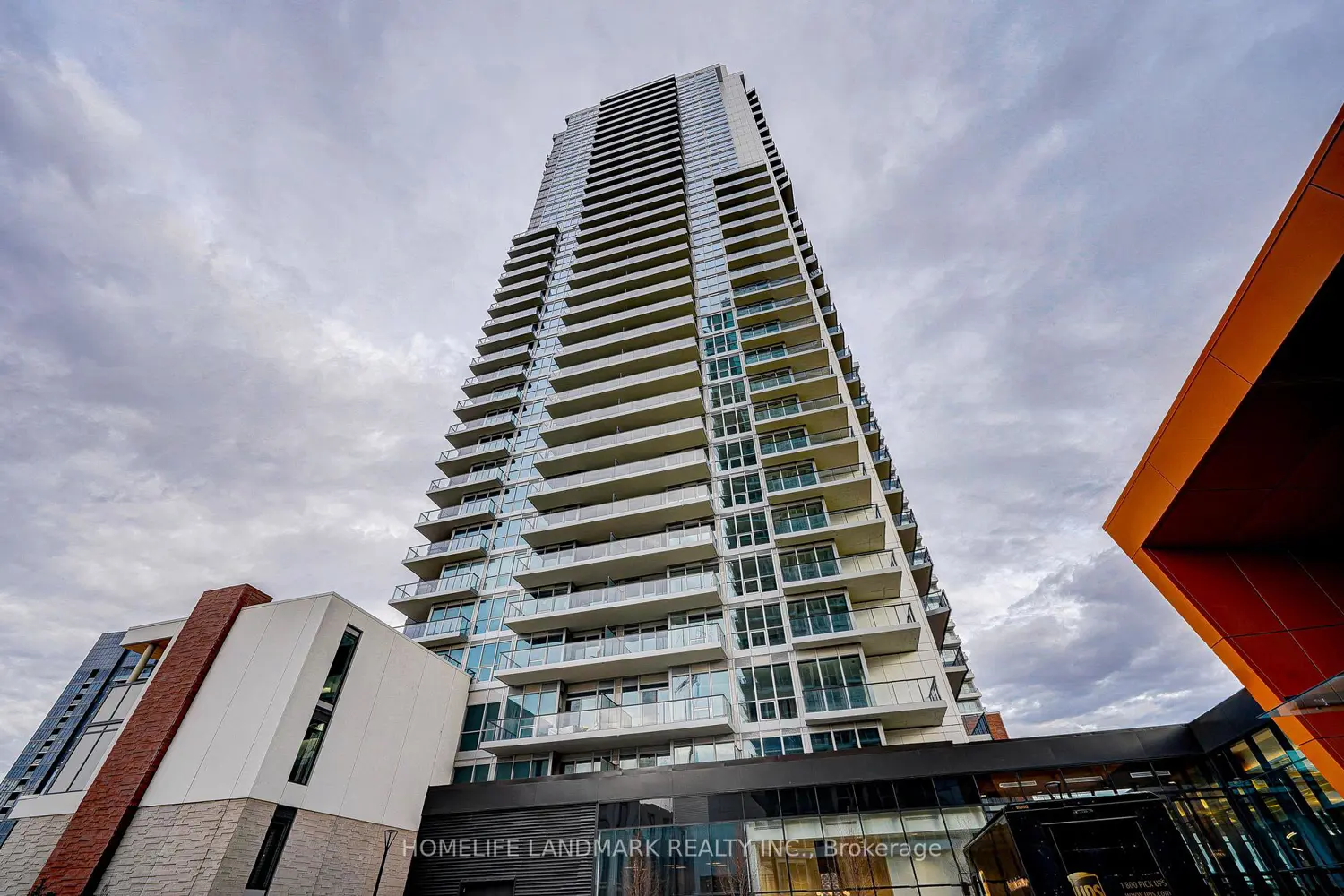 95 Mcmahon Drive 303