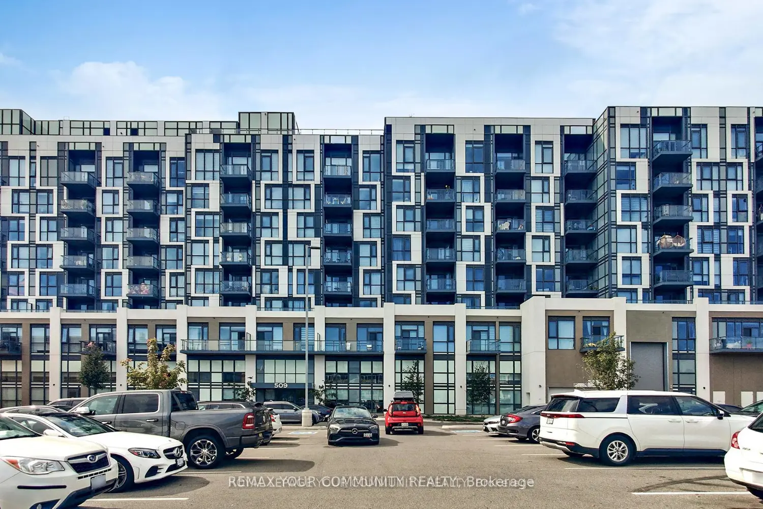 509 Dundas Street 807