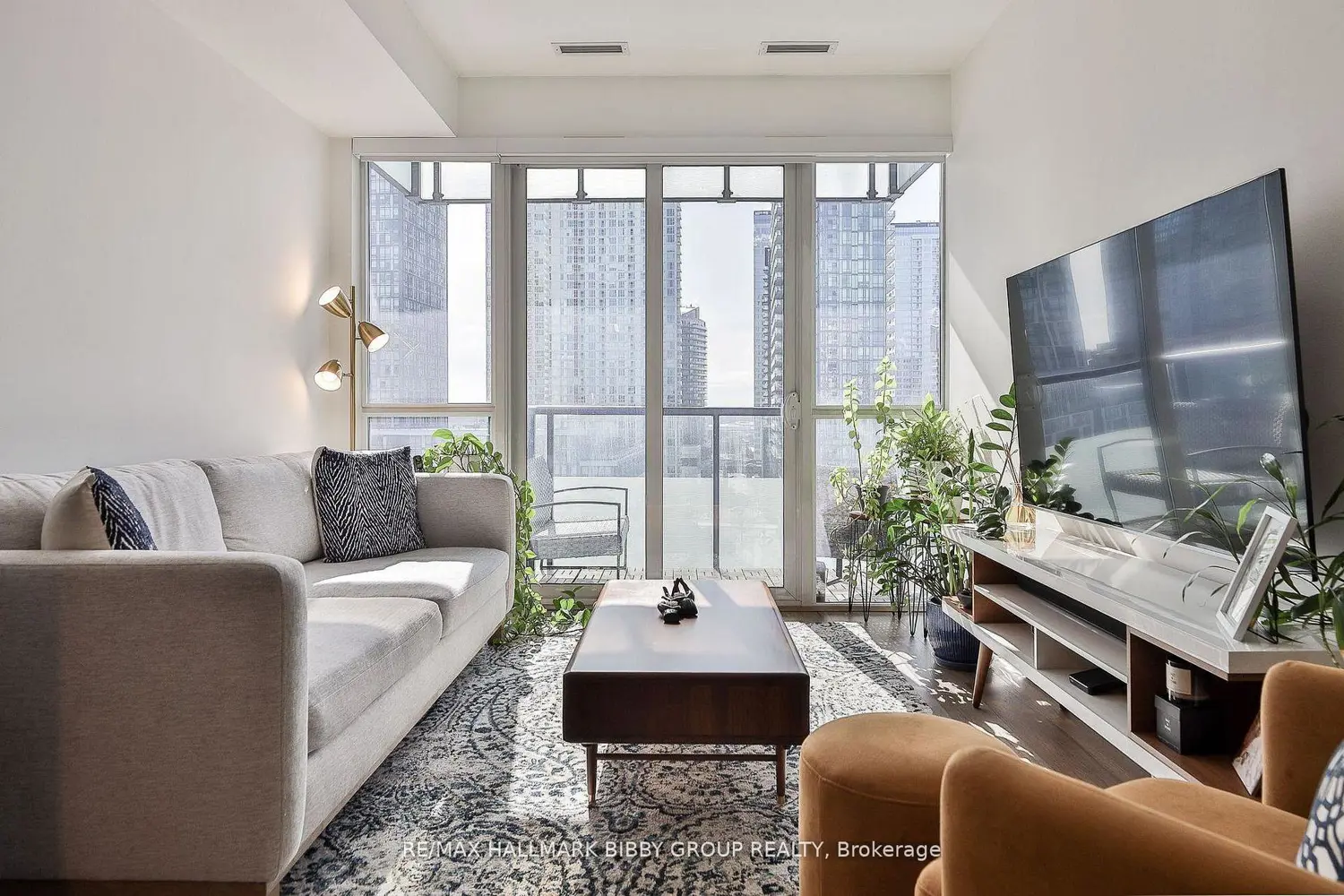560 Front Street 1131