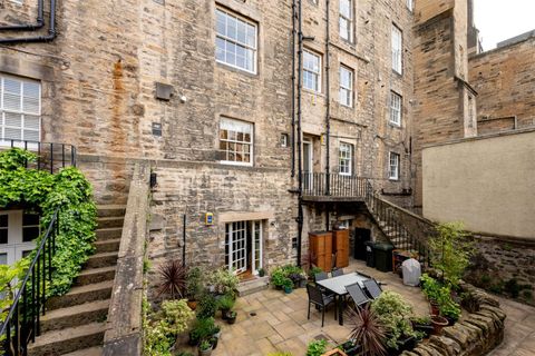 Northumberland Street South East Lane, New Town, Edinburgh EH3