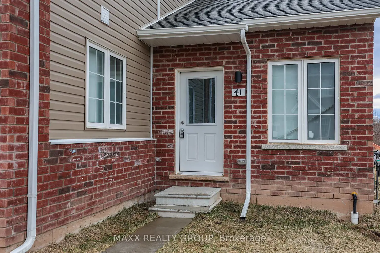 41 Waterleaf Trail photo 3