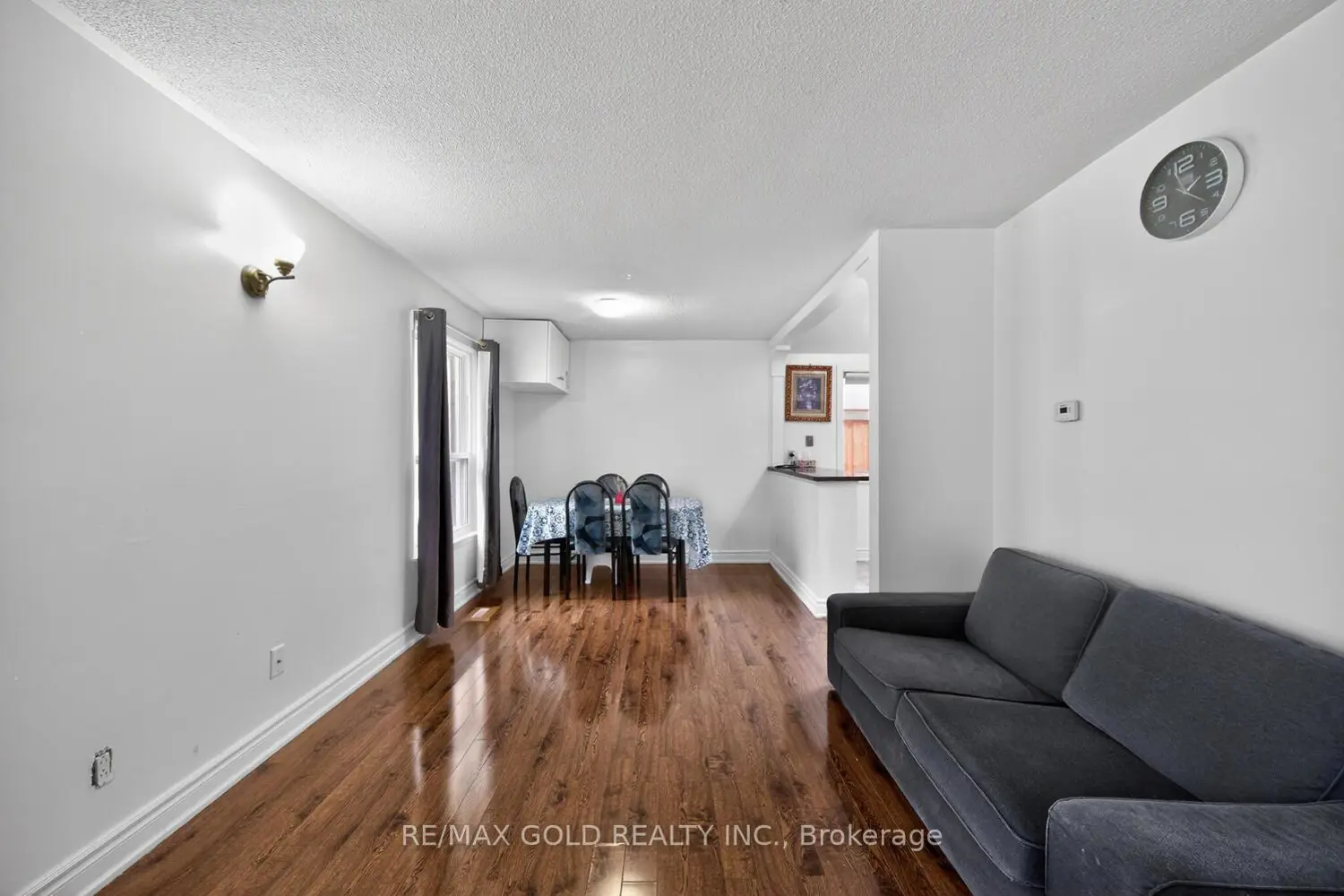 3031 Lafontaine Road photo 3