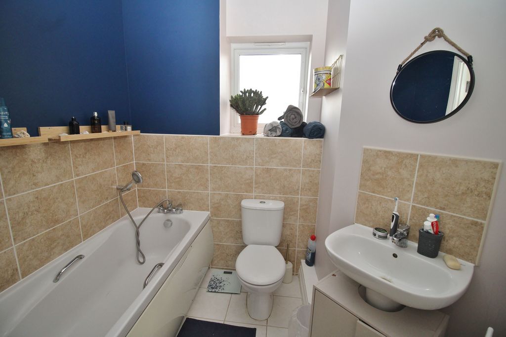 Additional image 4 of 2 bed flat for saleFreeley Road, Havant PO9