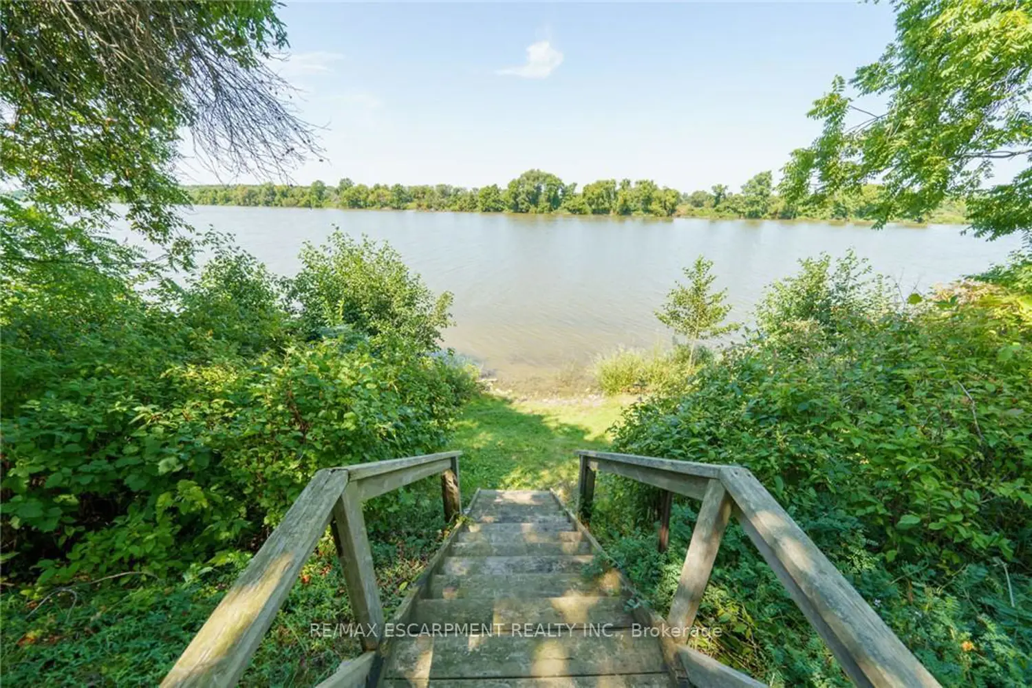 1042 River Road photo 4