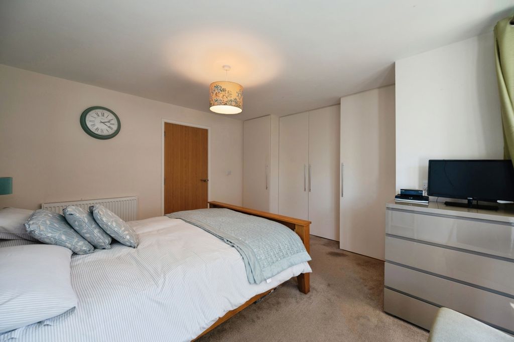 Additional image 10 of 2 bed flat for saleChannel House, 386 Sea Front, Hayling Island, Hampshire PO11