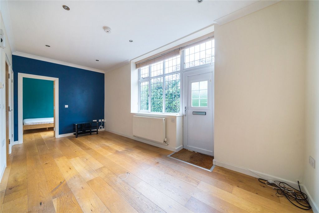 Additional image 9 of 1 bed flat for saleHaslemere, Surrey GU27