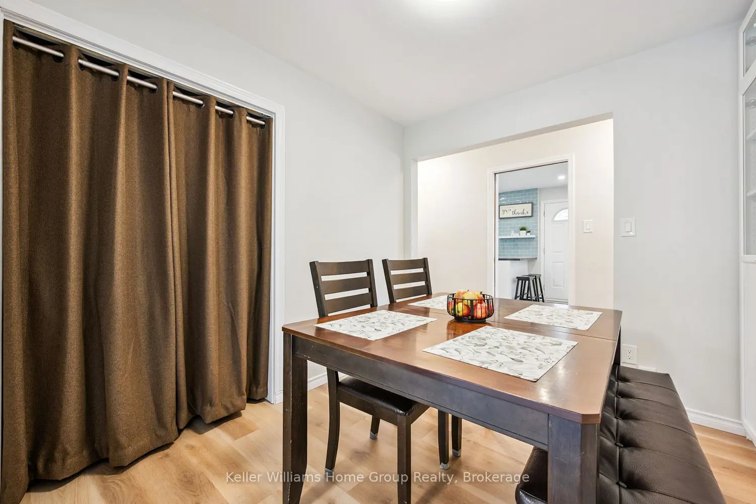 23 Hastings Boulevard photo 3