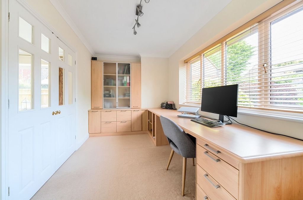 Additional image 13 of 4 bed detached house for salePembury Road, Havant PO9