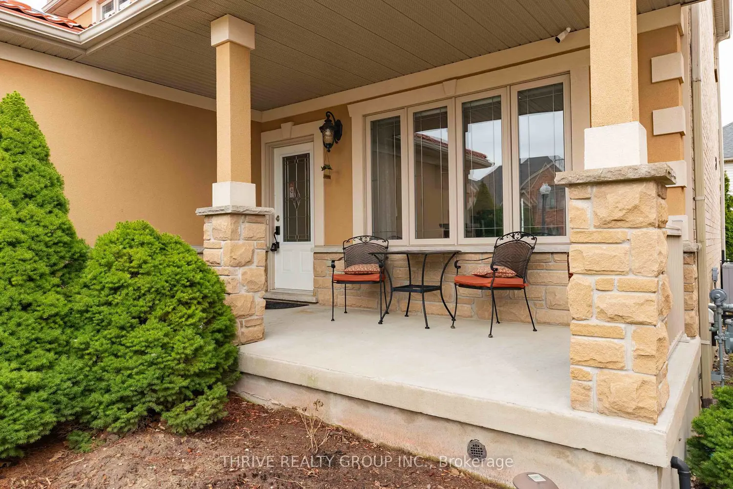 1025 Cherryhaven Drive photo 2