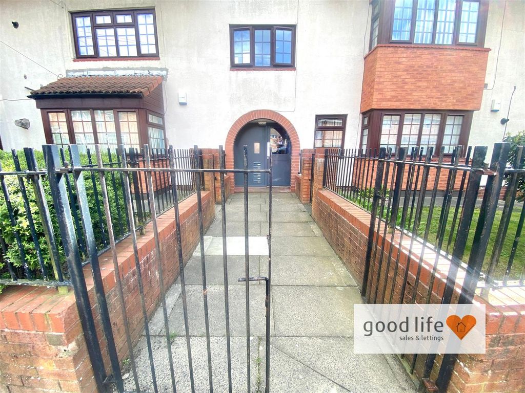 2 bed flat for saleAnglesey Road, Farringdon, Sunderland SR3