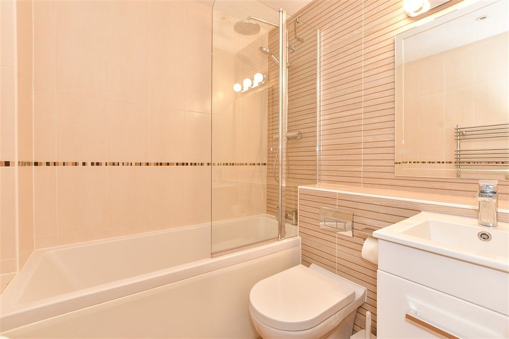 Additional image 9 of 2 bed flat for saleTanbridge Park, Horsham, West Sussex RH12