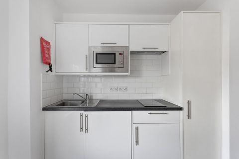 Talgarth Road, London W14, Studio to rent