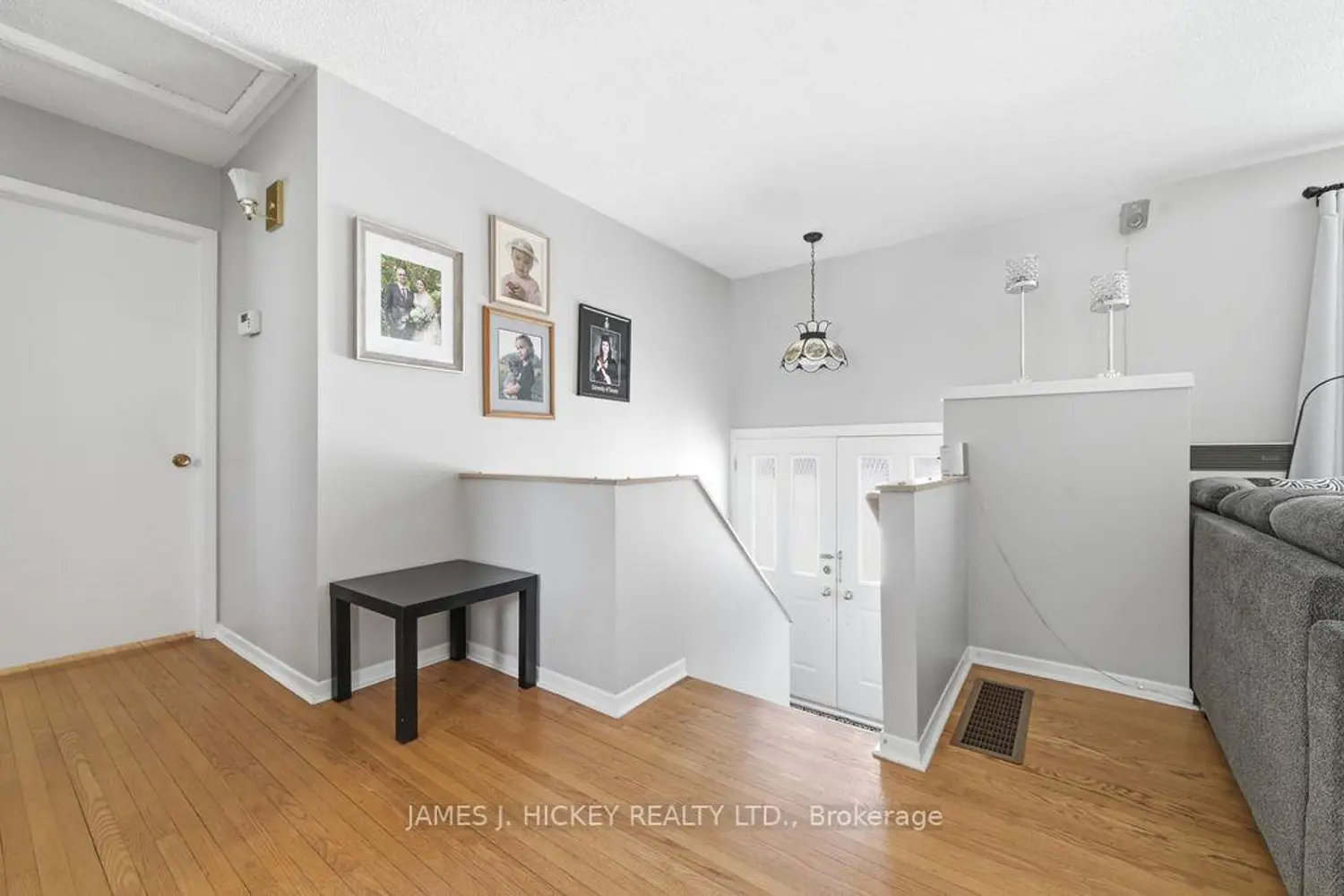 101 Frontenac Crescent photo 5