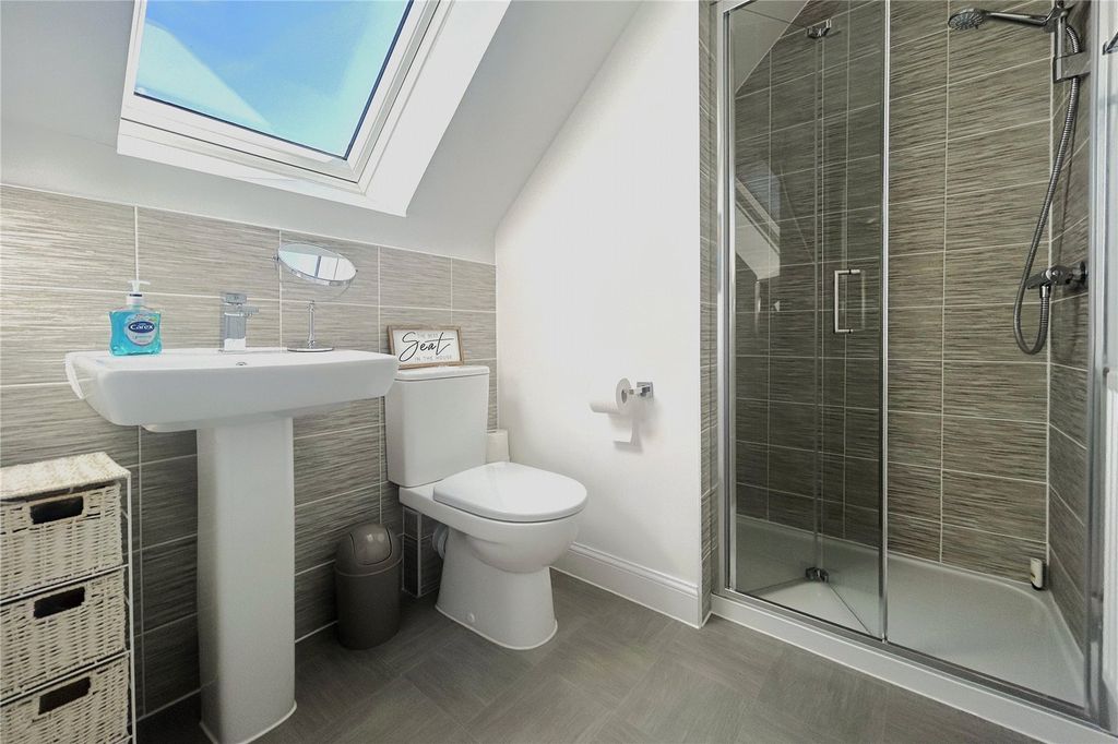 Additional image 21 of 5 bed detached house for saleViney Close, Hook, Hampshire RG27