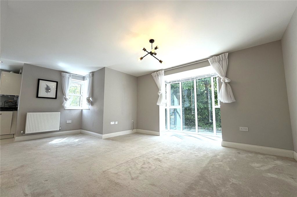 Additional image 2 of 2 bed flat for saleCarter Court, Hook, Hampshire RG27