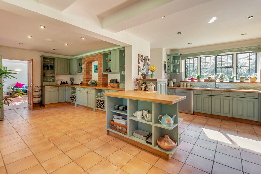 Additional image 11 of 6 bed detached house for saleMead Road, Hindhead, Surrey GU26